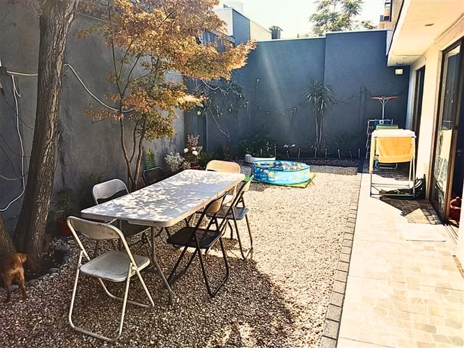 Casa en venta de 2 dorm. en Las Condes - Imagen 2