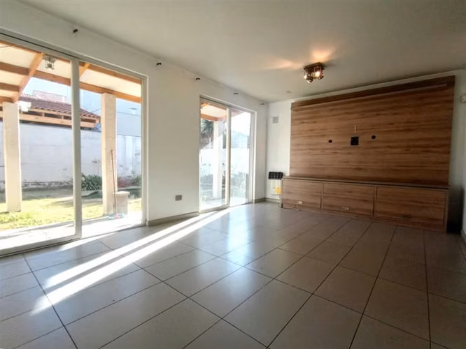 Oportunidad! Casa en venta en Chicauma 3 dorm. con piscina