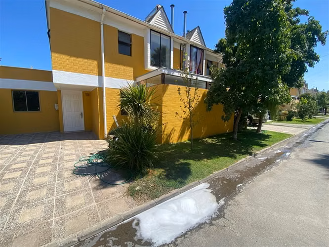 Hermosa Casa en Condominio Los Jardines de Linderos