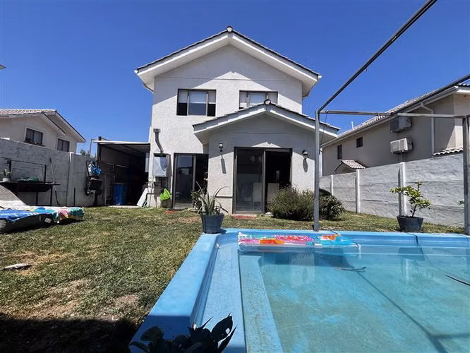 Casa en venta 3 dorm 3 bañ 1estar piscina en Padre Hurtado