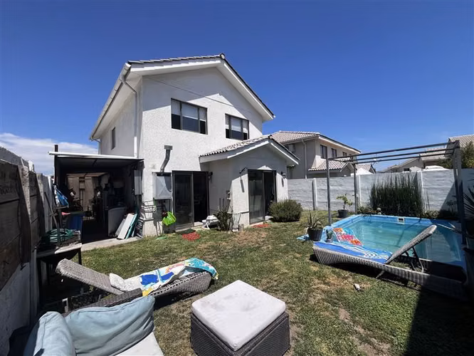 Casa en venta 3 dorm 3 bañ 1estar piscina en Padre Hurtado