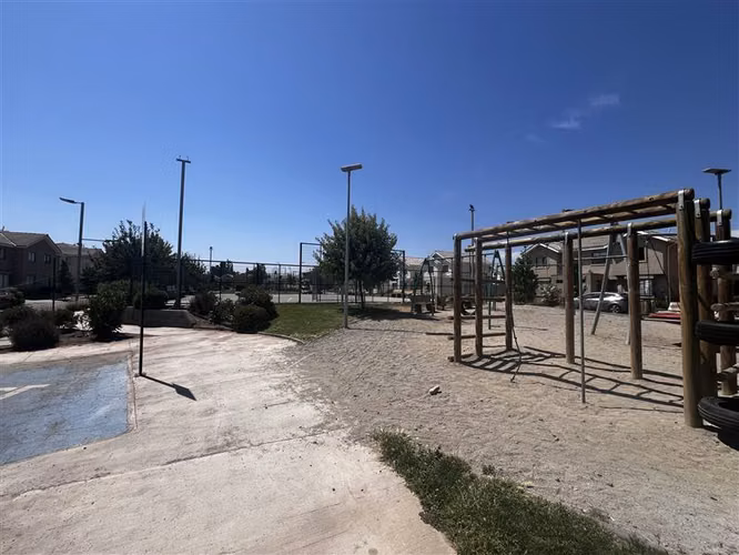 Casa en venta 3 dorm 3 bañ 1estar piscina en Padre Hurtado