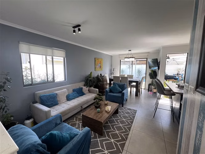 Casa en venta 3 dorm 3 bañ 1estar piscina en Padre Hurtado