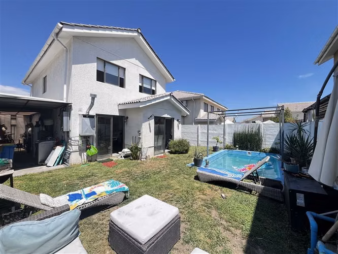 Casa en venta 3 dorm 3 bañ 1estar piscina en Padre Hurtado