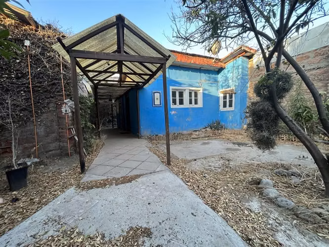 Sitio gran terreno en venta en La Cisterna