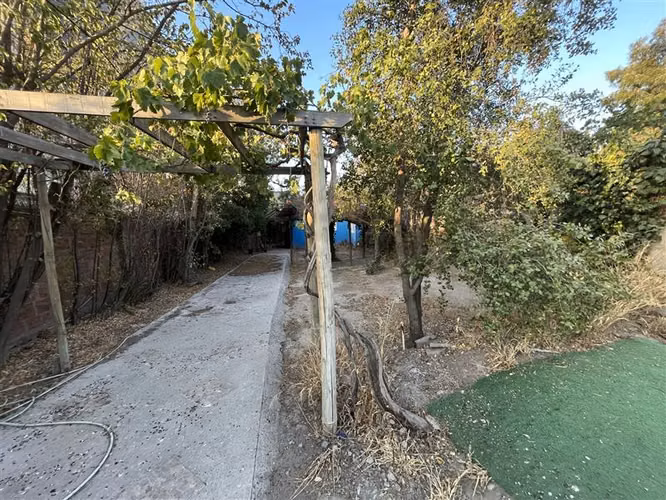 Sitio gran terreno en venta en La Cisterna