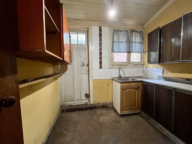 Sitio gran terreno en venta en La Cisterna