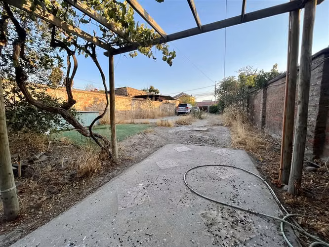 Sitio gran terreno en venta en La Cisterna
