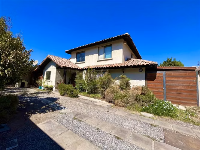 Casa en venta en 5 dormitorios 4 baños Padre Hurtado