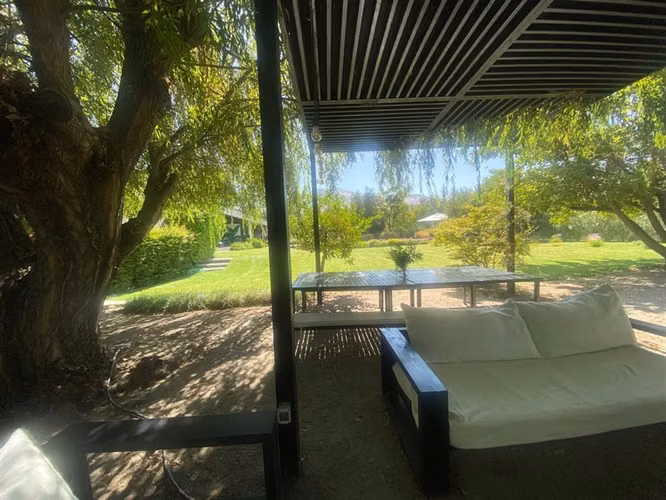 Venta Casa 5 Dormitorios en Chicureo, Colina.