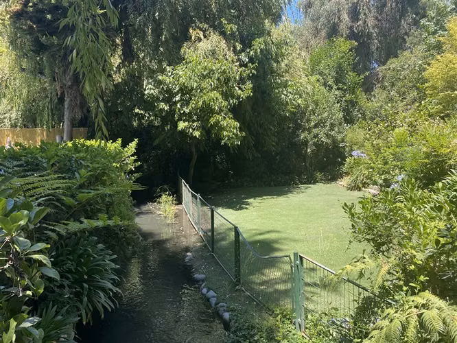 Lo Barnechea, casa georgian, amplios jardines y naturaleza