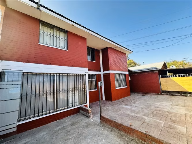 Casa en venta de 3 dorm.y 2 baños en Puente Alto. Casa Anexa