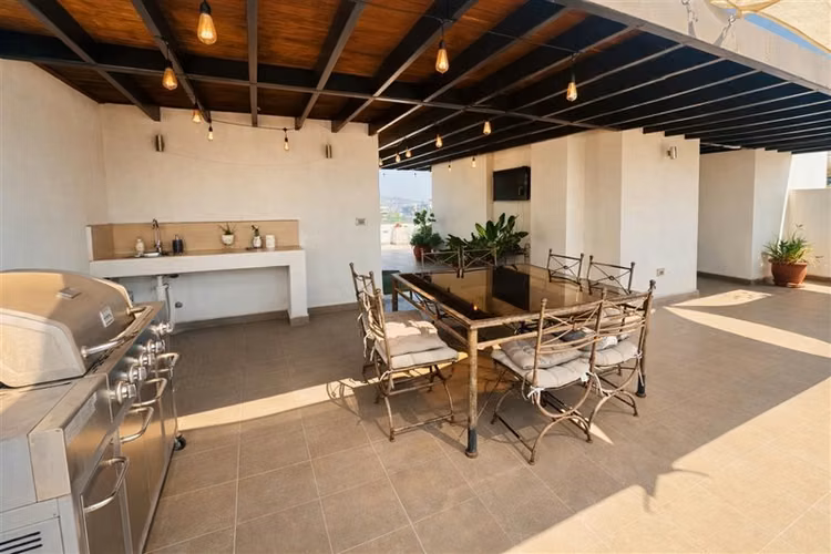 ROOFTOP en venta de 3 dorm.+salita Portal La Dehesa