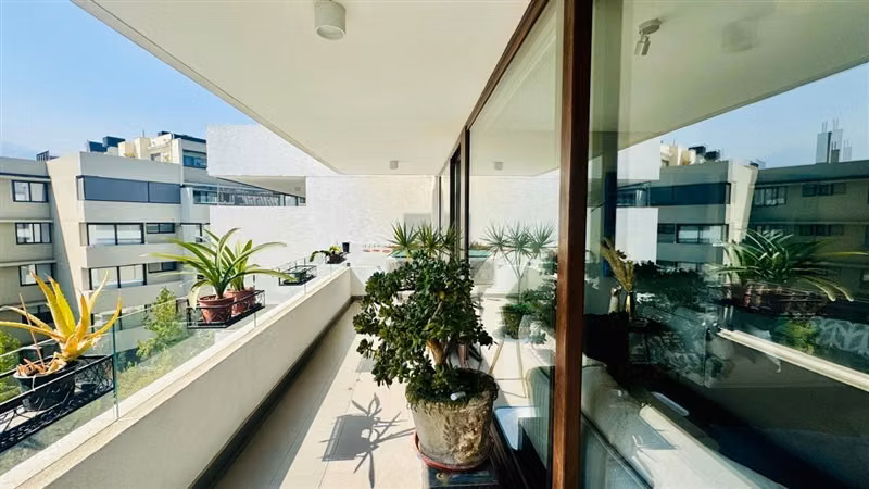 ROOFTOP en venta de 3 dorm.+salita Portal La Dehesa