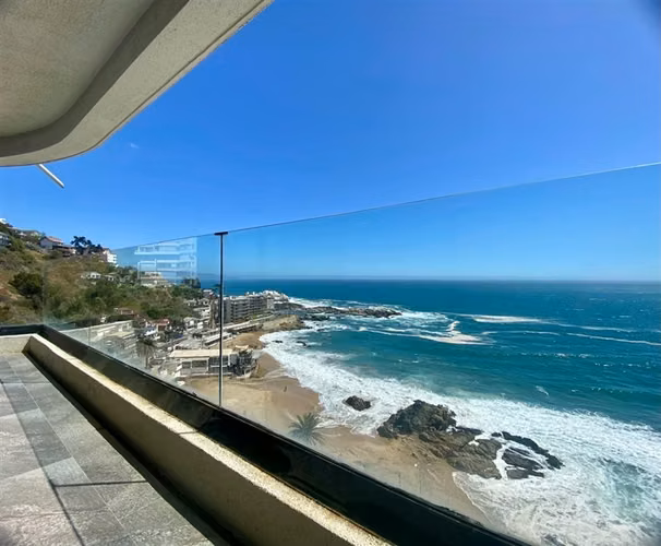 Departamento en venta de 4 dorm. Sector Cochoa