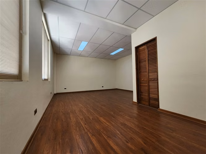 Oficina en arriendo, Edificio Teatinos, Metro Moneda