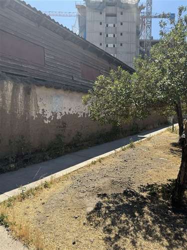 Venta Sitio 480m2, próximo metro P. Chacabuco. Independencia