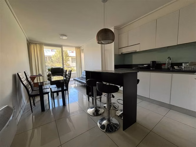 Departamento tipo mariposa 2 dorm. Las Condes