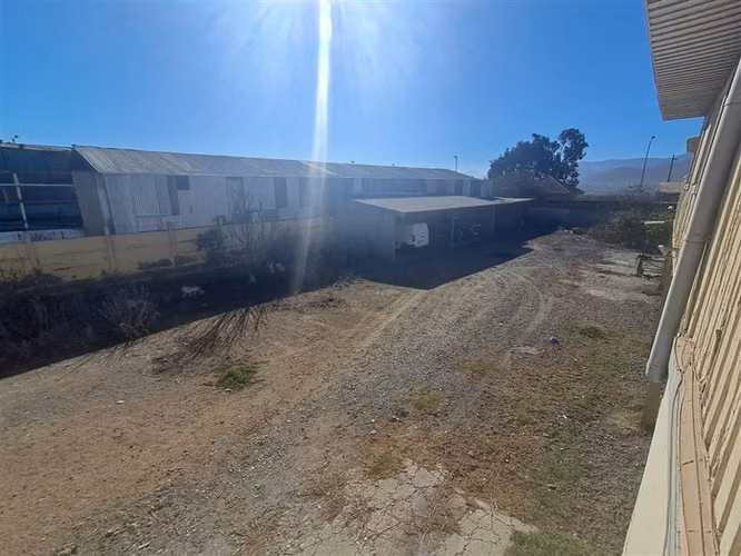 Ampli superficie con Local Comercial en venta en La Serena.