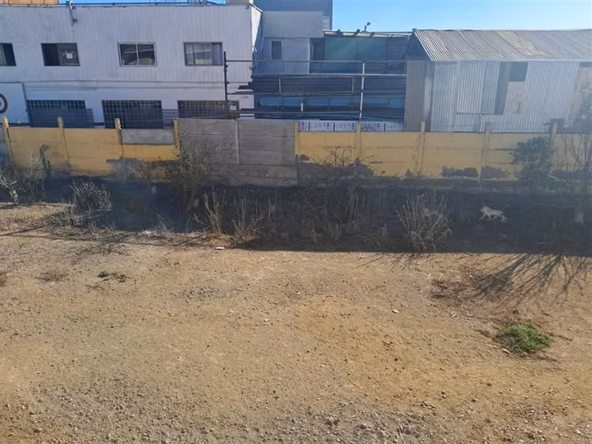 Ampli superficie con Local Comercial en venta en La Serena.