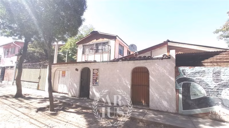 Casa en venta de 3 dorm 1 baño en Estación Central