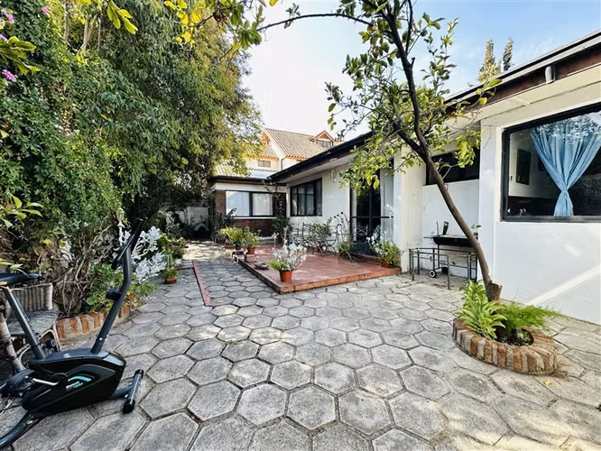 Casa en venta de 4 dorm. en Las Condes