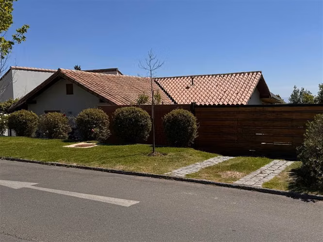 TusCorredores vende con exclusividad casa Sector las Pircas