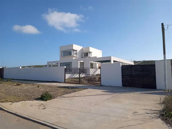 Se ARRIENDA casa, 4 dormitorios, La Herradura, Coquimbo. - Imagen 2