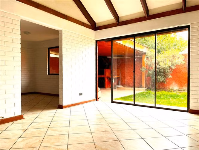 Casa en Av. Quilin Portal de la Viña, Peñalolén