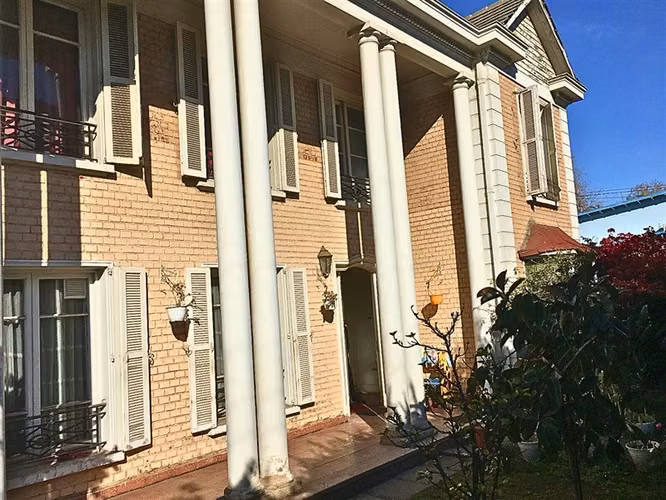 Casa en arriendo de 6 dorm. en Providencia