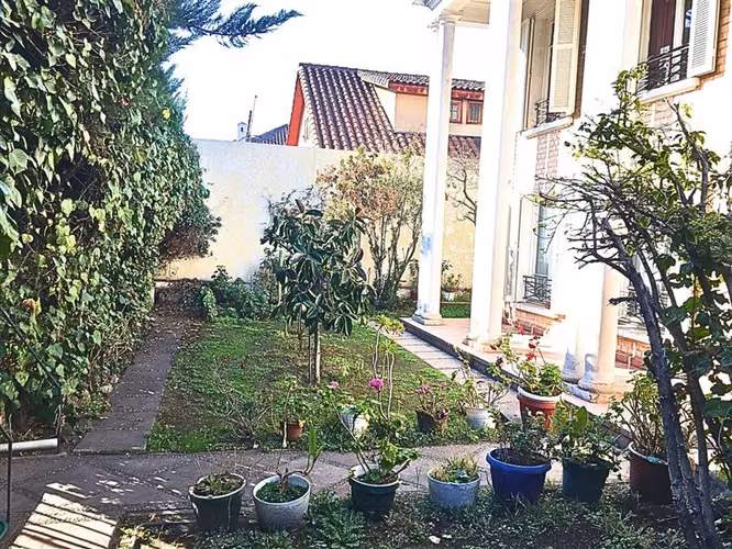 Casa en arriendo de 6 dorm. en Providencia