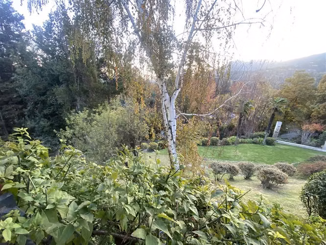 Casa en venta de 6 dorm. en Vitacura sector Lo curro