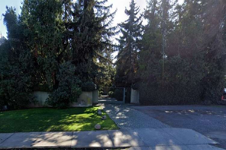 Casa en venta de 5 dorm. en Lo Barnechea Avda La dehesa