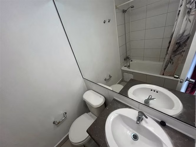 Departamento en venta de 2 dorm. A paso del metro RodrIgo Ar