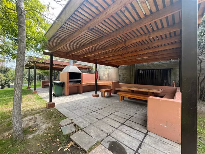 Departamento en venta de 2 dorm. A paso del metro RodrIgo Ar
