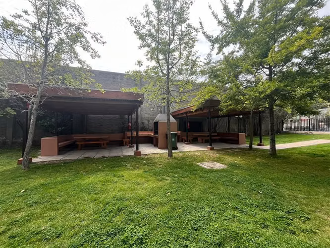 Departamento en venta de 2 dorm. A paso del metro RodrIgo Ar
