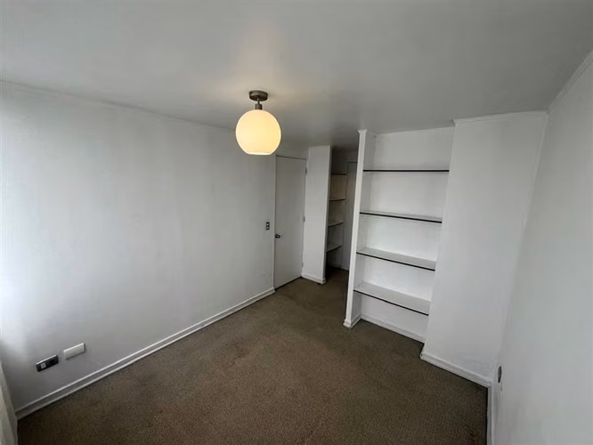 Departamento en venta de 2 dorm. A paso del metro RodrIgo Ar