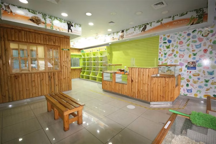 Local Comercial nivel calle en stripcenter de Vitacura