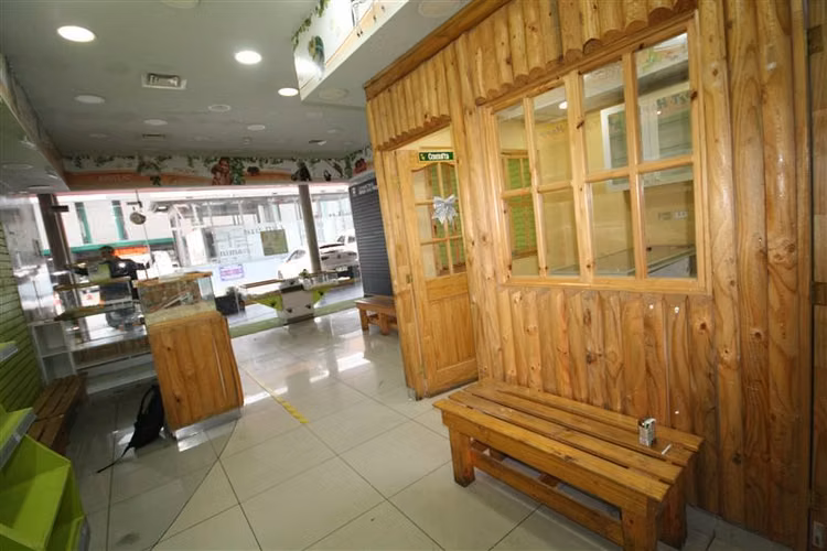 Local Comercial nivel calle en stripcenter de Vitacura