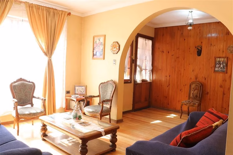 Hermosa Casa en venta de 4 dorm. en Ñuñoa