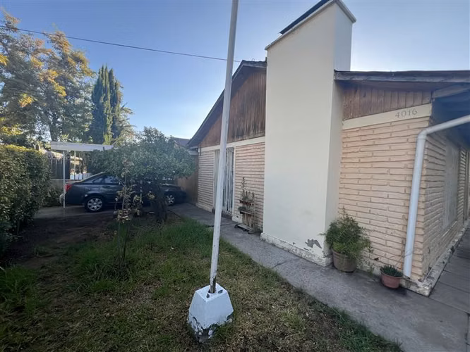 Vendo casa 4 Dormitorios 2 BañosJardín amplio Villa Macul