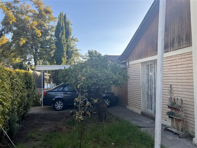 Vendo casa 4 Dormitorios 2 BañosJardín amplio Villa Macul