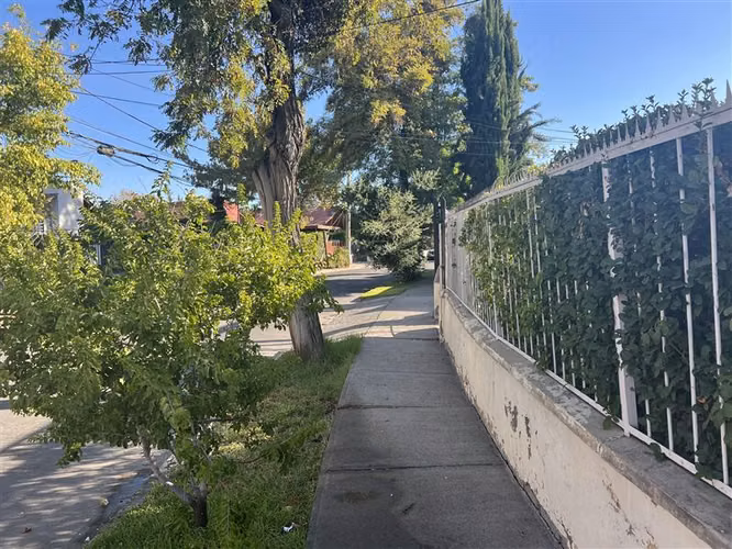 Vendo casa 4 Dormitorios 2 BañosJardín amplio Villa Macul