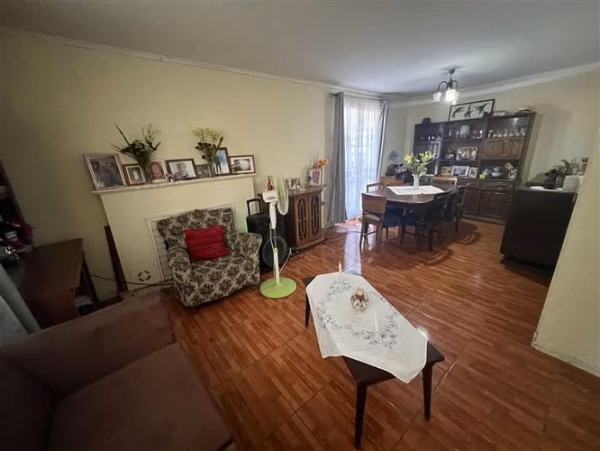 Vendo casa 4 Dormitorios 2 BañosJardín amplio Villa Macul