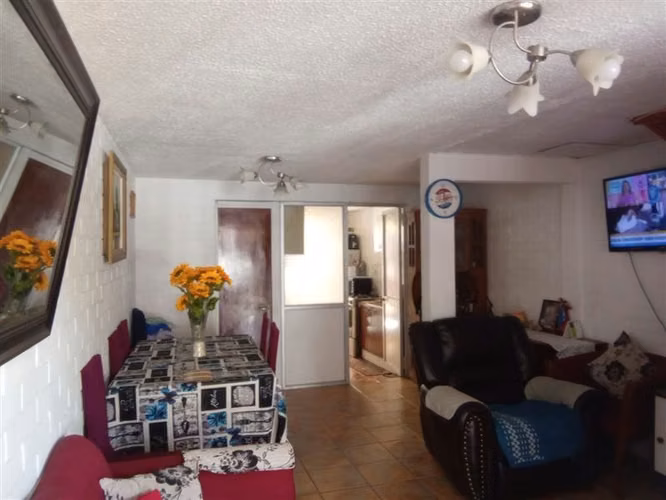 Casa en venta de 2 dorm. en Pudahuel