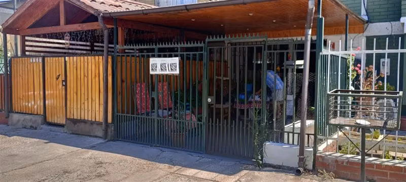 Casa en venta de 2 dorm. en Pudahuel