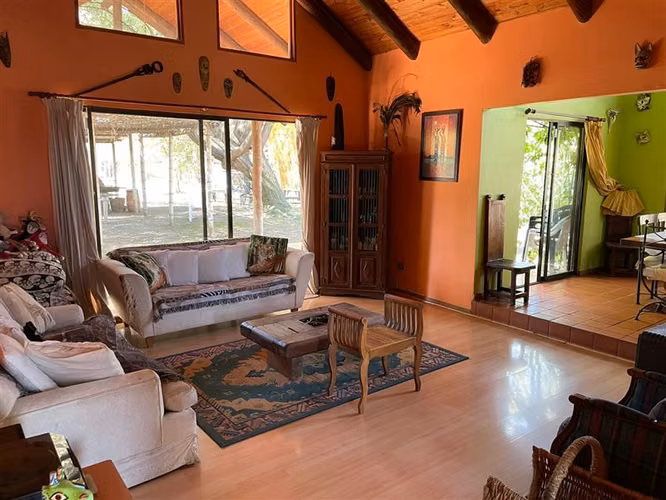 Casa en venta de 5 dorm. Condominio Santa Sofia sector Liray
