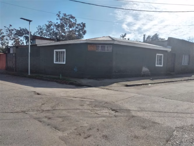 REBAJADA !!! CASA ESQUINA 438 MTS TERRENO 160 CONSTR 4D/2B
