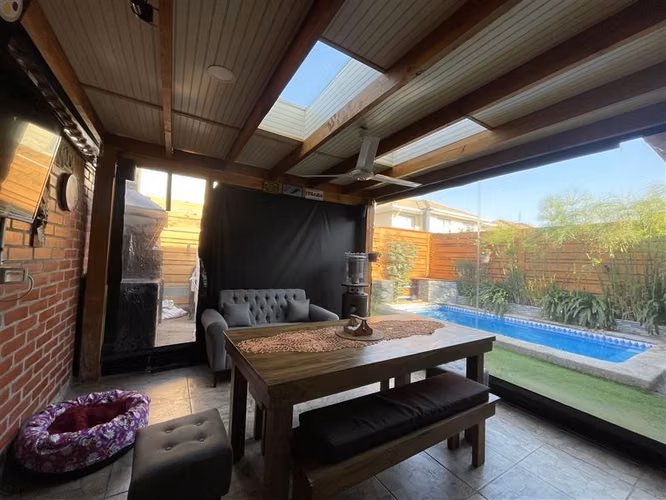 Casa en venta de 3 dorm. en Maipú