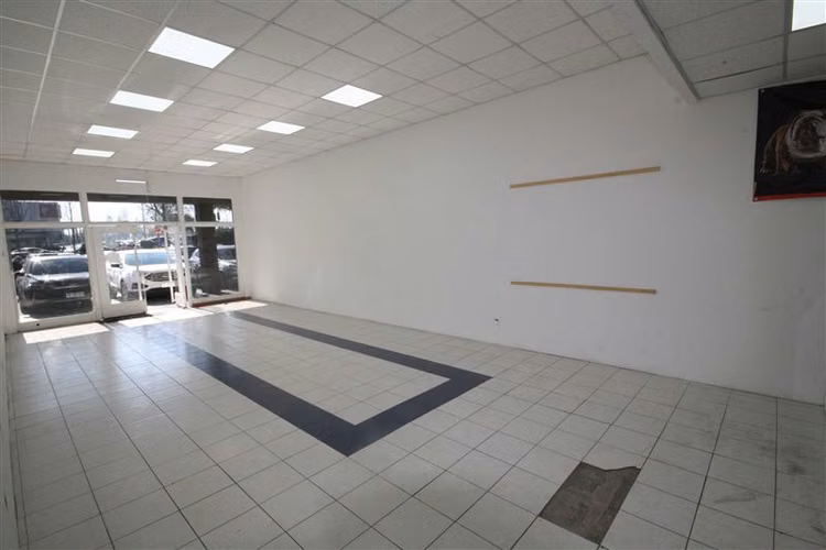 Local Comercial nivel calle Stripcenter Portal Consistorial